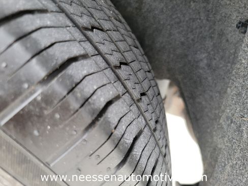 Used 2024 Nissan Rogue SV w/ SV Premium Package image 34