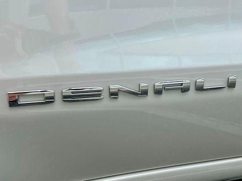 Used 2024 GMC Sierra 1500 Denali Ultimate image 19