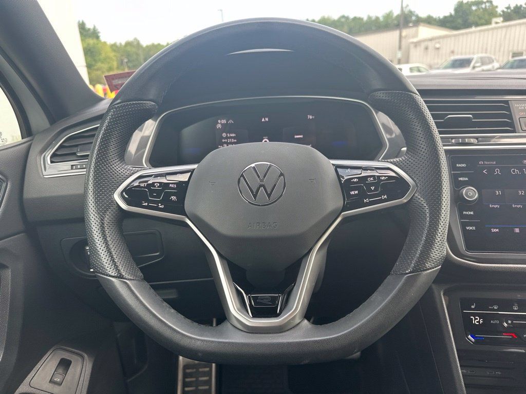 Used 2024 Volkswagen Tiguan SE R-Line AWD/4WD image 19