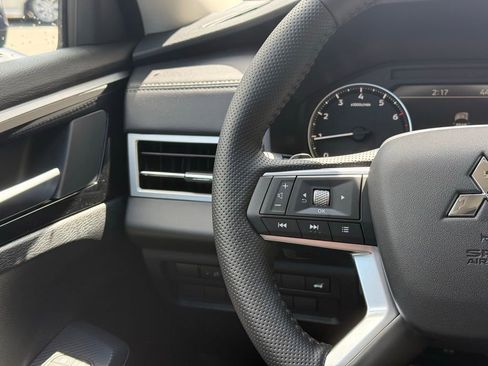 New 2026 Mitsubishi Outlander SE AWD/4WD image 10