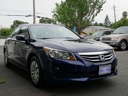 Used 2011 Honda Accord LX image 7