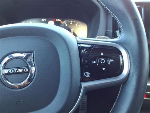 Used 2020 Volvo XC60 T5 R-Design w/ Protection Package Premier image 23