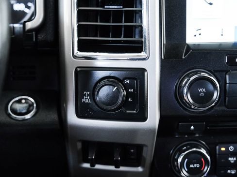 Used 2018 Ford F250 Lariat w/ Lariat Ultimate Package AWD/4WD image 50