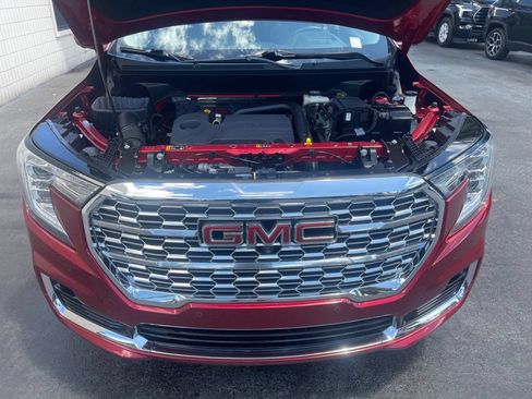 Used 2024 GMC Terrain Denali w/ Denali Premium Package AWD/4WD image 16