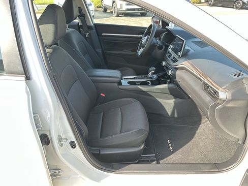 Used 2023 Nissan Altima 2.5 SV FWD image 24