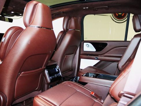 Used 2024 Lincoln Aviator Black Label AWD/4WD image 61
