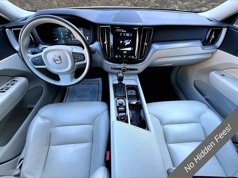 Used 2019 Volvo XC60 T5 Momentum w/ Premium Package AWD/4WD image 14