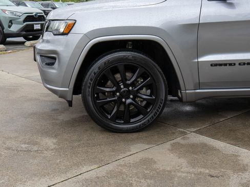 Used 2021 Jeep Grand Cherokee Laredo X AWD/4WD image 29