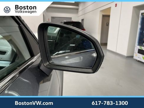 New 2025 Volkswagen Taos SE image 7