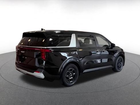 Used 2026 Kia Carnival FWD image 11
