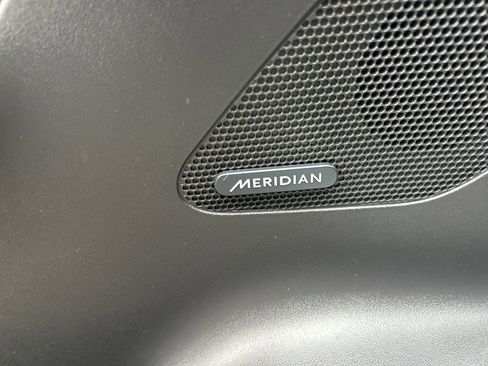 Used 2017 Jaguar F-PACE S image 24