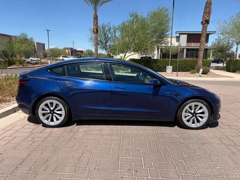 Used 2023 Tesla Model 3 Standard Range RWD image 2