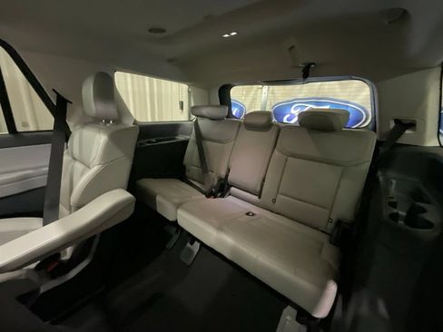 Used 2025 Ford Expedition Active AWD/4WD image 12