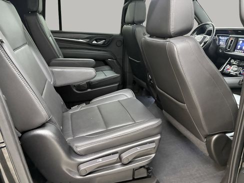 Used 2021 GMC Yukon XL Denali w/ Denali Premium Package image 27