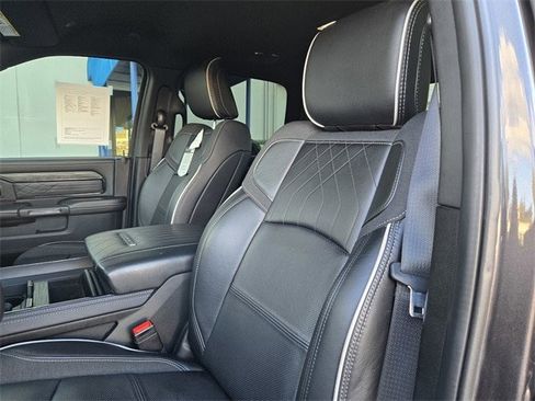 Used 2025 RAM 3500 Limited image 12