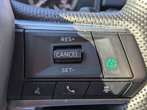 Used 2024 Mitsubishi Outlander SE image 17