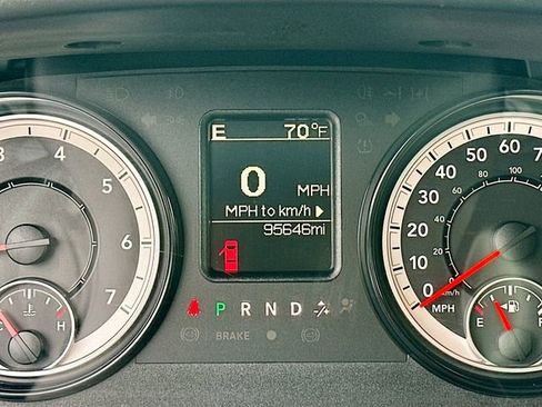 Used 2017 RAM 1500 Express image 12