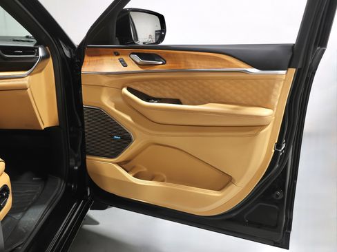 Used 2021 Jeep Grand Cherokee L Summit image 62