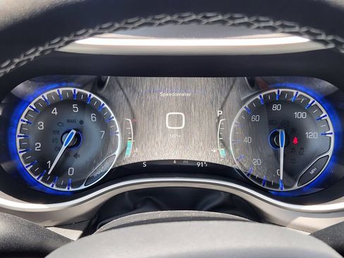 New 2027 Chrysler Pacifica Limited FWD image 11