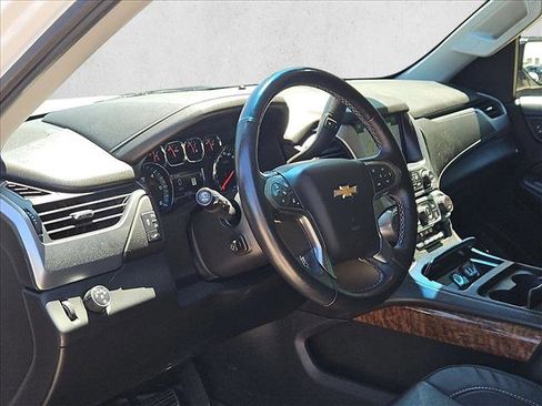 Used 2018 Chevrolet Suburban Premier RWD image 10