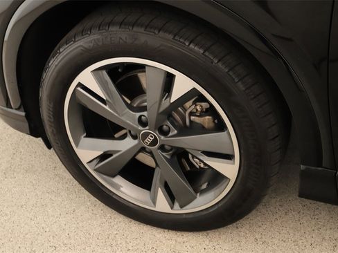 Certified 2022 Audi Q4 e-tron Premium Plus image 33