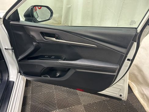 Used 2025 Toyota Camry LE image 9