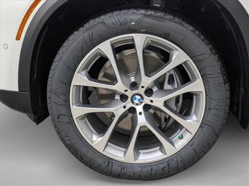New 2026 BMW X5 xDrive40i w/ Climate Comfort Package image 10