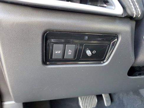 Used 2019 Jaguar F-PACE S image 17