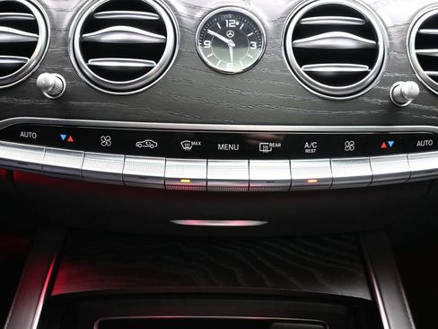 Used 2018 Mercedes-Benz S 560 4MATIC Sedan w/ Premium Package image 16