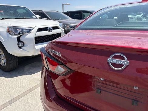 Used 2025 Nissan Altima 2.5 SV FWD image 5
