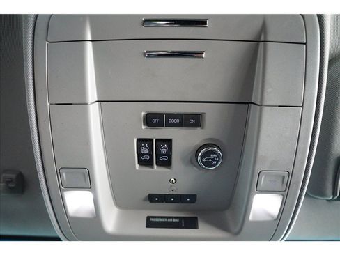 Used 2019 Chevrolet Suburban Premier w/ Premier Plus Edition AWD/4WD image 27