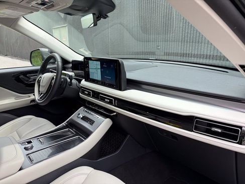Used 2026 Lincoln Aviator AWD image 26