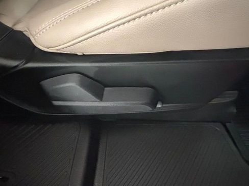 Used 2024 Ford Explorer Limited w/ Limited Technology Package image 16