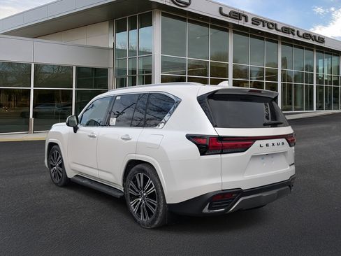 New 2026 Lexus LX 700h Luxury image 3