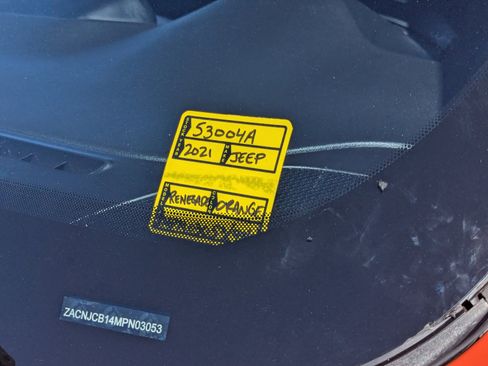 Used 2021 Jeep Renegade Latitude image 29