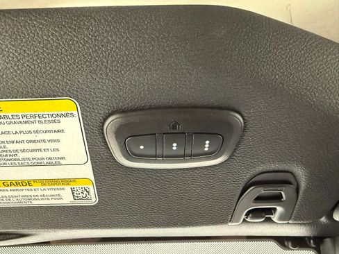 Used 2025 Jeep Wrangler Unlimited Rubicon w/ Convenience Group AWD/4WD image 20
