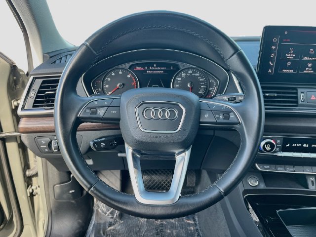 Used 2023 Audi Q5 2.0T Premium w/ Convenience Package AWD/4WD image 12