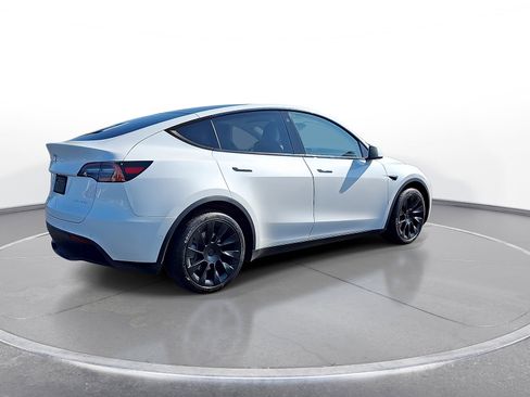 Used 2021 Tesla Model Y Long Range AWD/4WD image 8