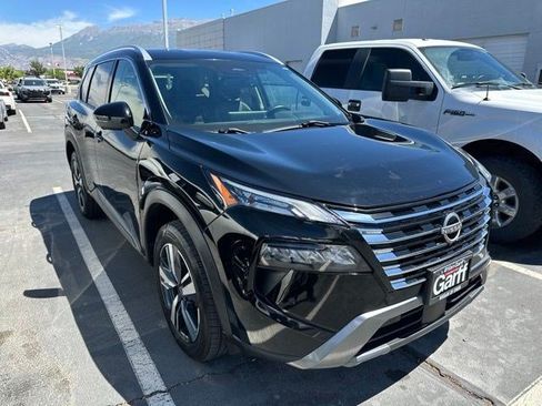 Used 2024 Nissan Rogue SL AWD/4WD image 7
