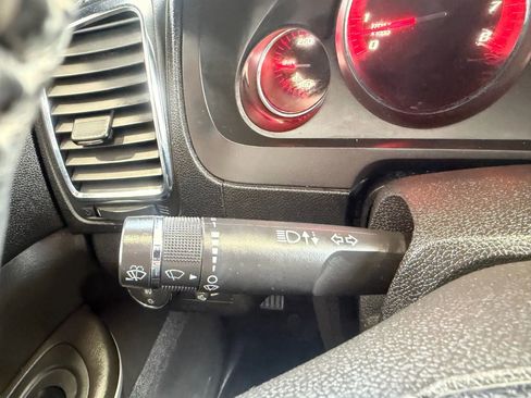 Used 2010 GMC Acadia SLE image 12