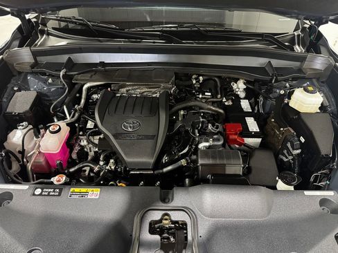 Used 2024 Toyota Grand Highlander AWD image 10