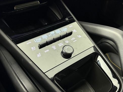 Used 2024 Porsche Cayenne Turbo GT image 21