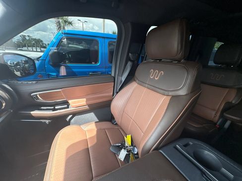 Used 2025 Ford Expedition King Ranch AWD/4WD image 39
