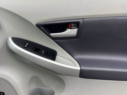 Used 2010 Toyota Prius Five image 18
