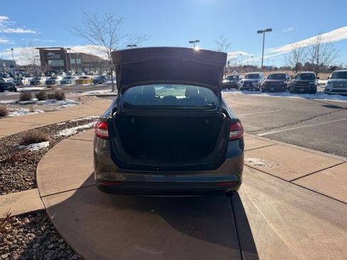 Used 2017 Ford Fusion SE w/ Fusion SE Technology Package image 7