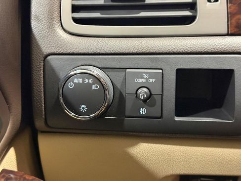Used 2014 GMC Yukon Denali AWD/4WD image 19