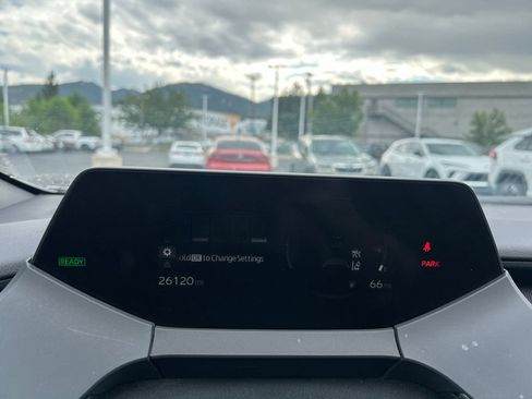 Used 2025 Toyota Prius LE FWD image 22
