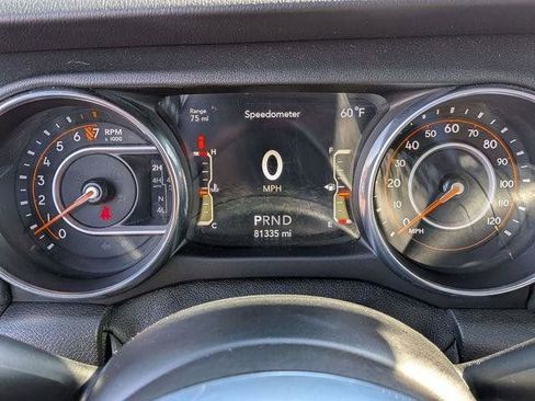 Certified 2019 Jeep Wrangler Unlimited Sahara w/ Quick Order Package 24M Moab AWD/4WD image 15
