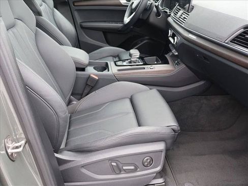 Used 2024 Audi Q5 e Premium Plus AWD/4WD image 27