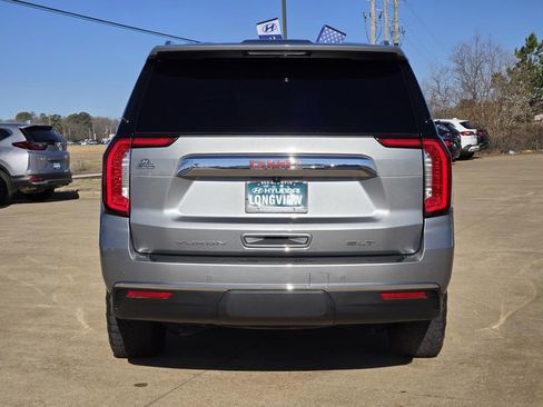Used 2023 GMC Yukon XL SLT w/ SLT Luxury Package image 4